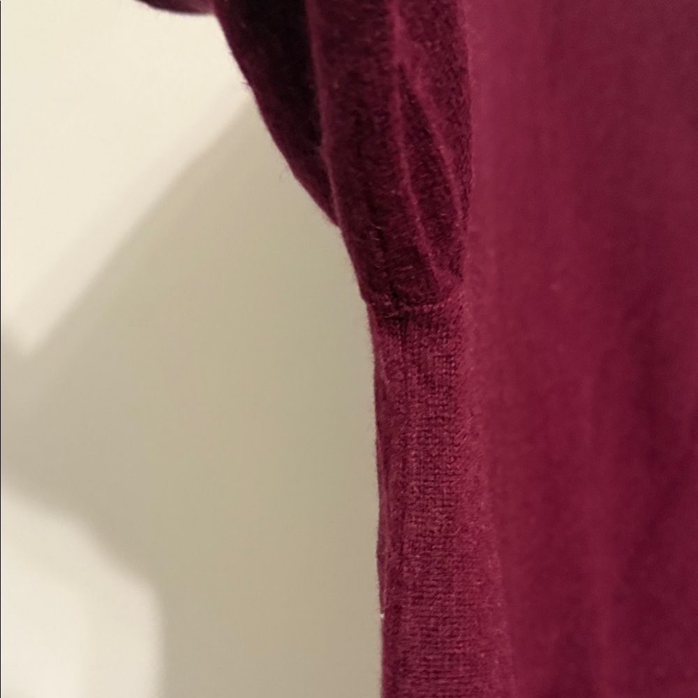 Kenneth Roberts Platinum Large V-Neck Sweater - Deep Red 100% Cashmere - Picture 6 of 11